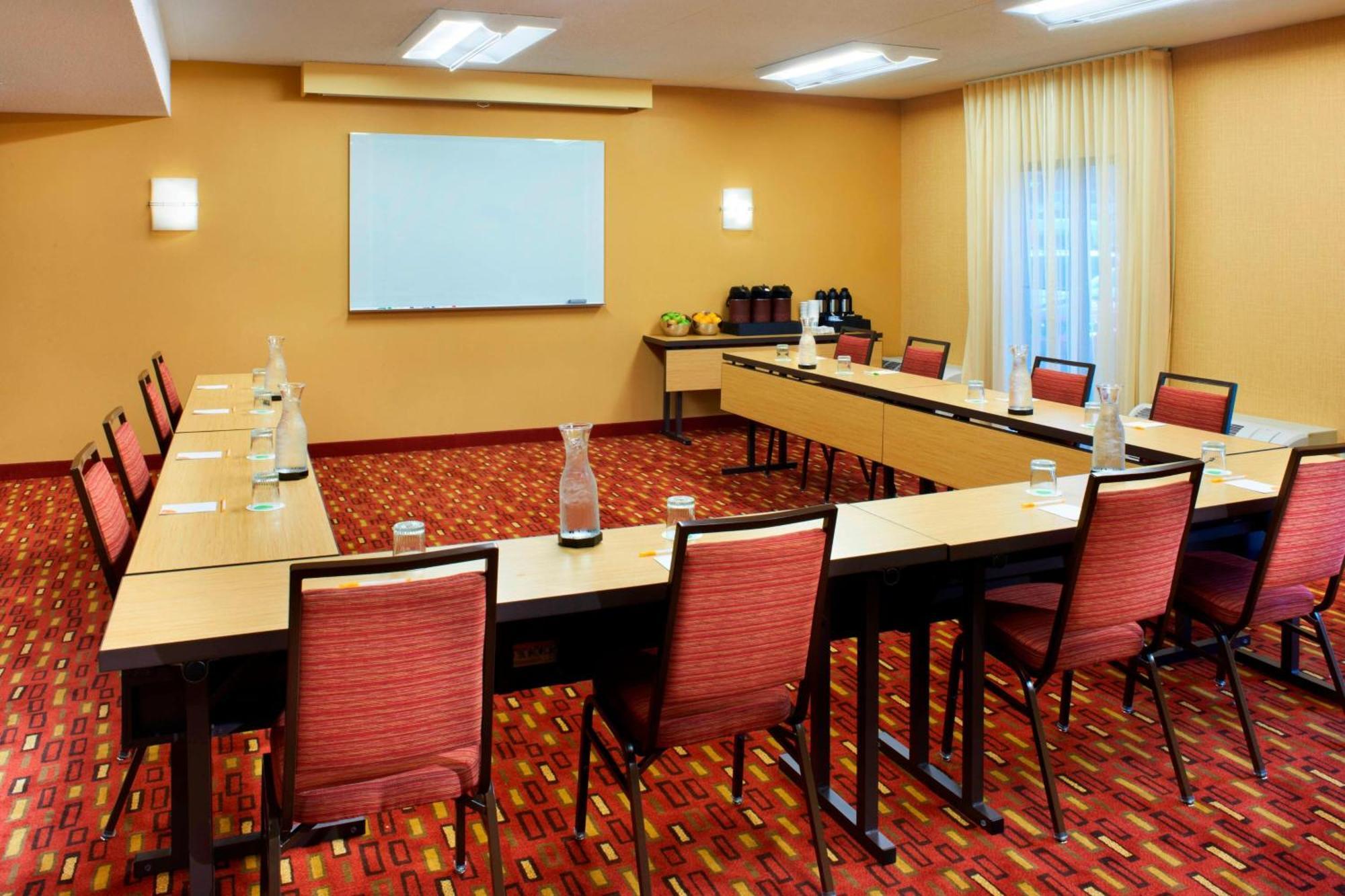 Courtyard By Marriott Minneapolis-St. Paul Airport Mendota Heights Exterior photo