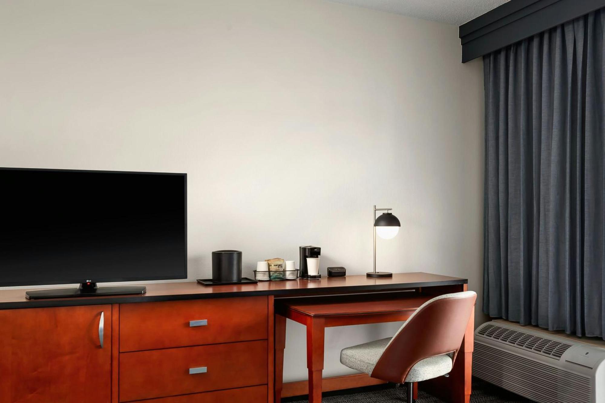 Courtyard By Marriott Minneapolis-St. Paul Airport Mendota Heights Exterior photo