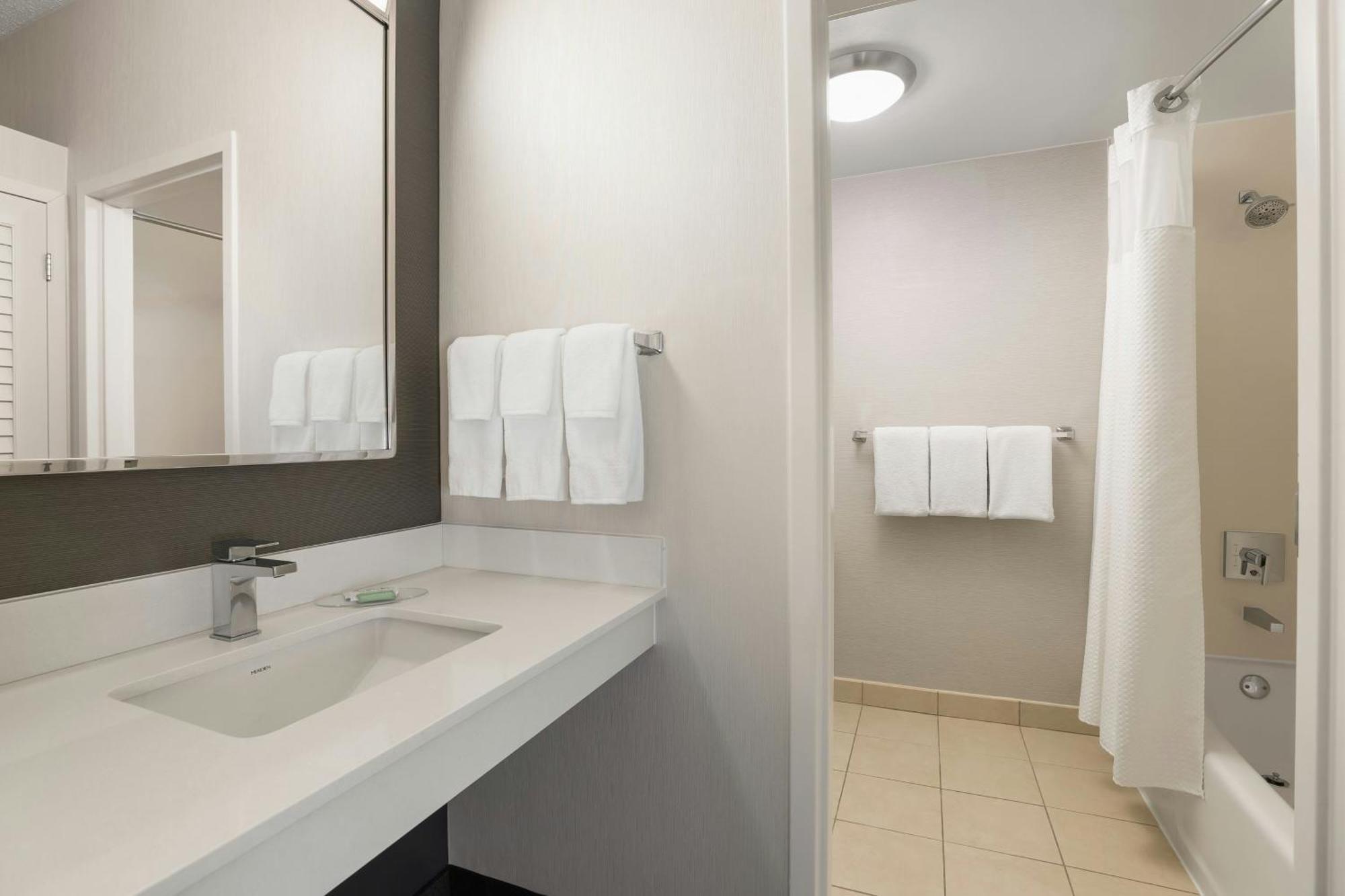 Courtyard By Marriott Minneapolis-St. Paul Airport Mendota Heights Exterior photo