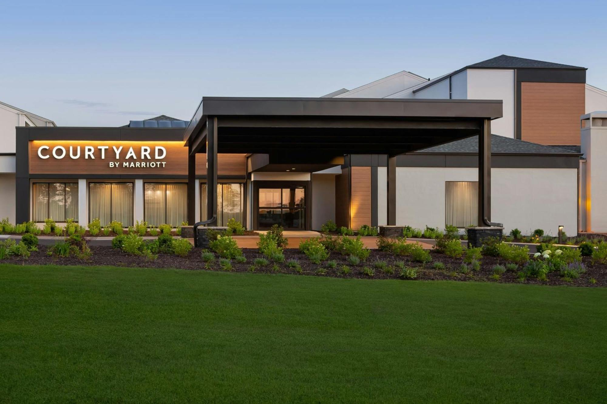 Courtyard By Marriott Minneapolis-St. Paul Airport Mendota Heights Exterior photo