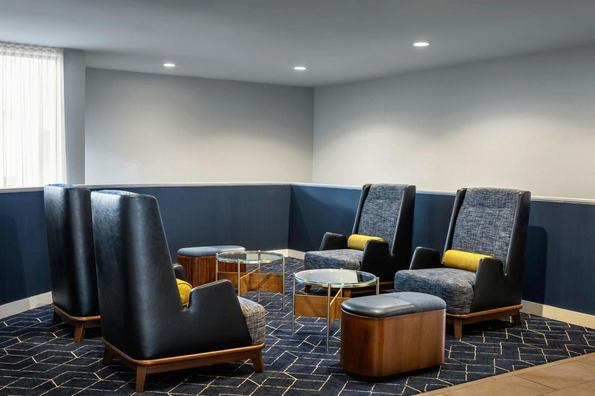Courtyard By Marriott Minneapolis-St. Paul Airport Mendota Heights Exterior photo